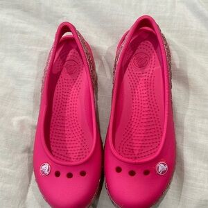 Crocs flats. Girls size 2. Princess shoes. Hot pink